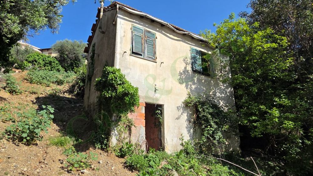 Rustico allo stato attuale